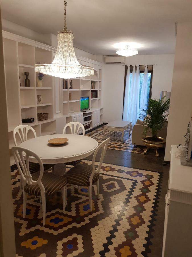 Domus Valencia Apartamentos Centro Frente A Torres De Serrano Exteriör bild